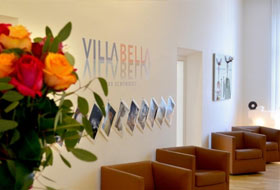 Wartebereich Schönheitsklinik Villa Bella München