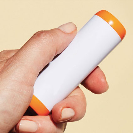 Hand hält LED-Stick