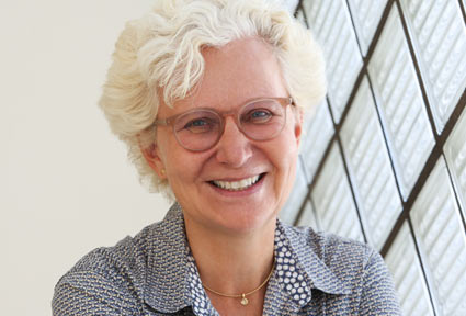 Portrait Dr. Dorothee Bergfeld